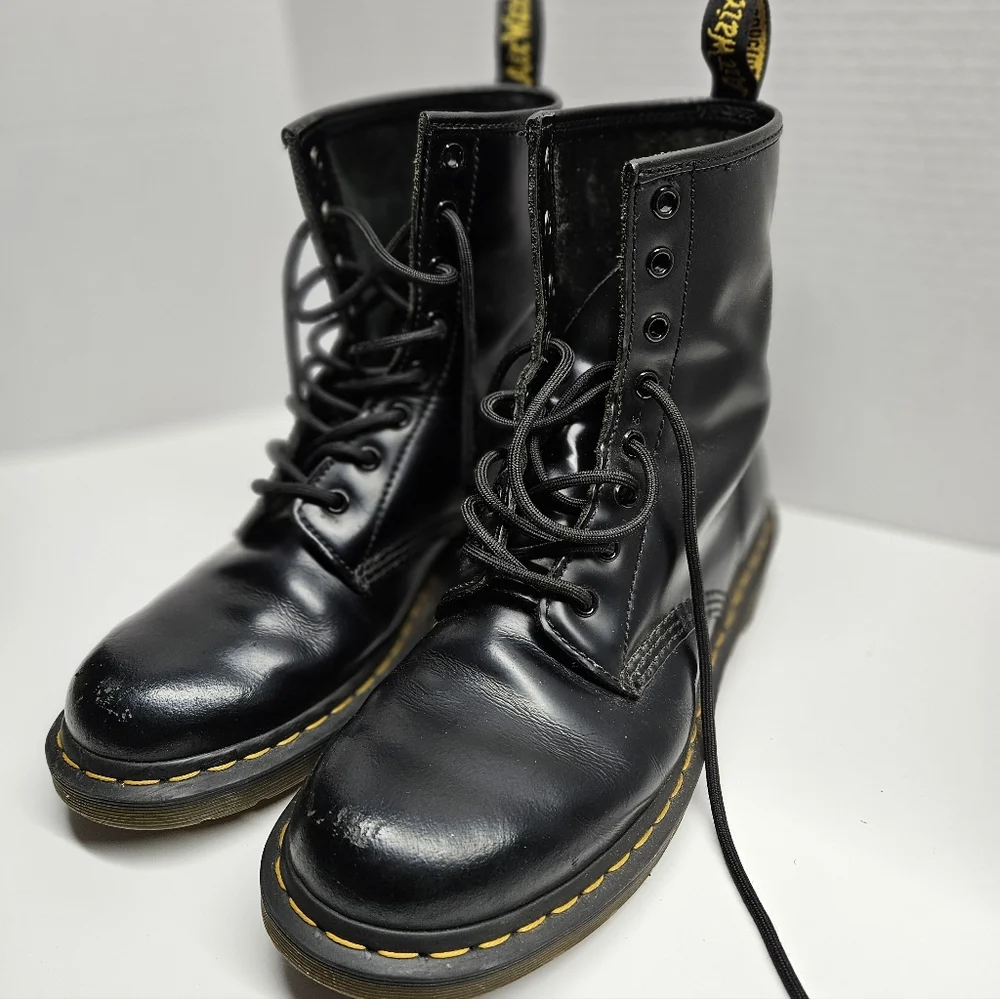 Womens Dr. Martens boots, size 11 - Picture 1 of 9